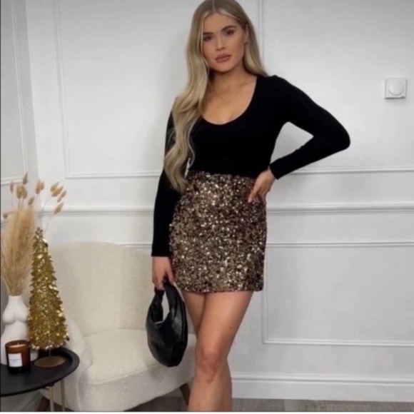 NWT ZARA SEQUINS MINI SKIRT Gold XS - Picture 2 of 14